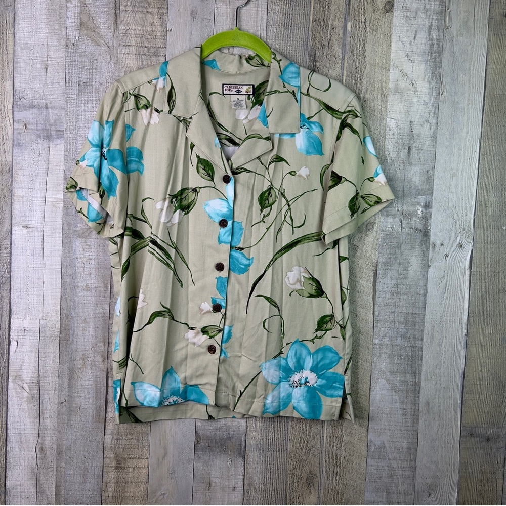 Caribbean Joe Size Small Floral Button Front Short Sleeve Blouse Hawaii Hawaiian